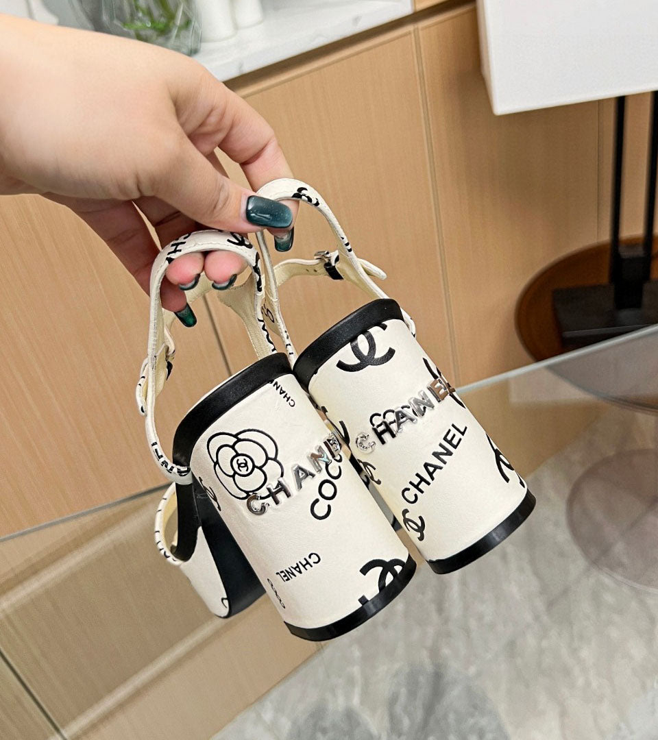 Classic high-heeled sandals blend modernity and fashion 1024031904