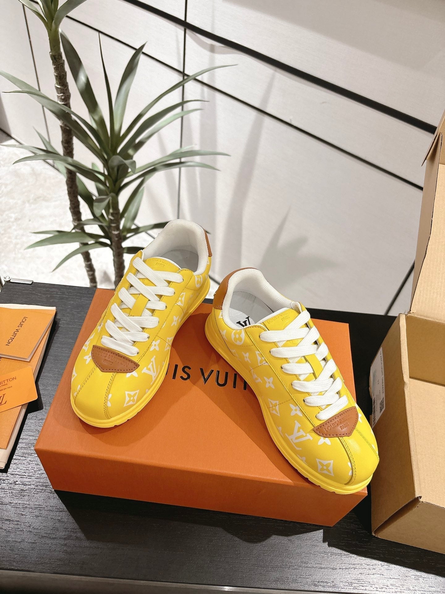 LV Sneaker 1825060605