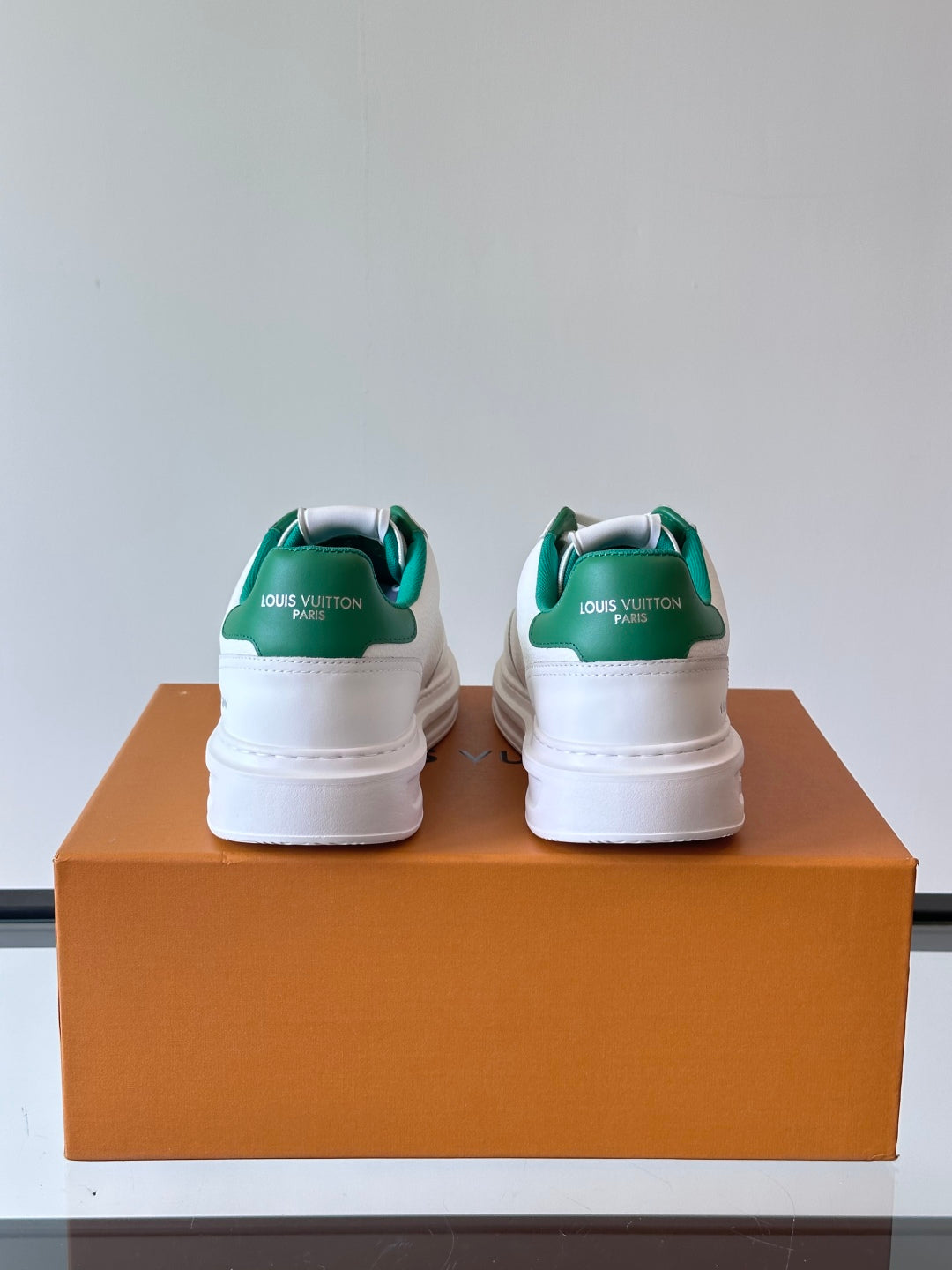 LV  Beverly Hills Sneaker 1825052108