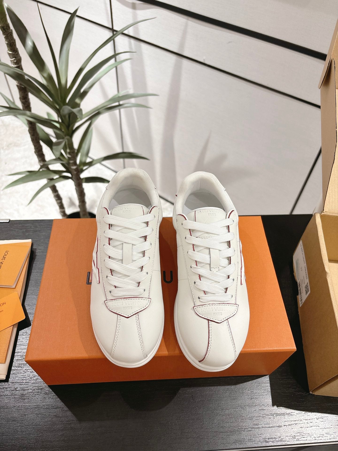 LV Sneaker 1825060605