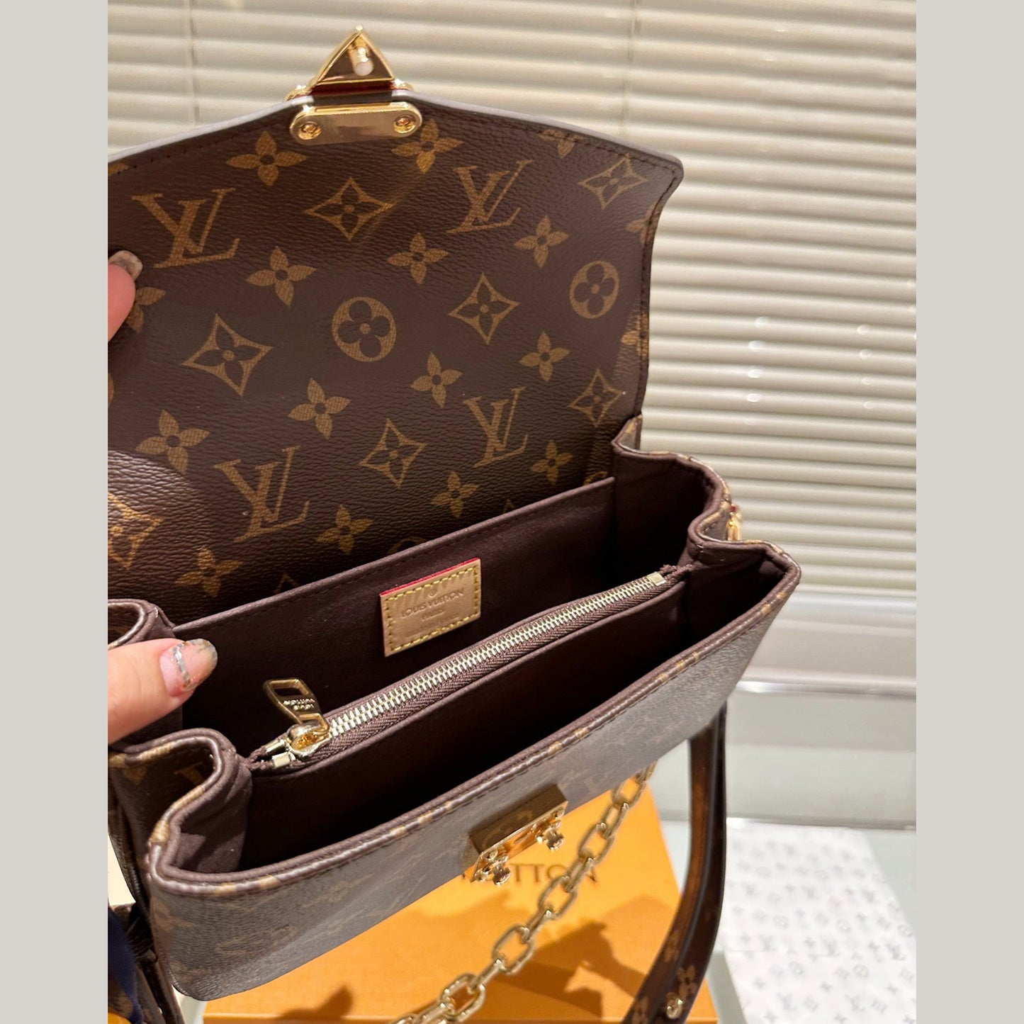 Postman small chain bag XC1823092601