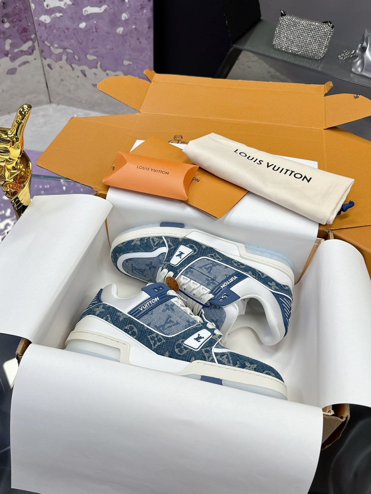 LV Trainer Sneaker 1824120915