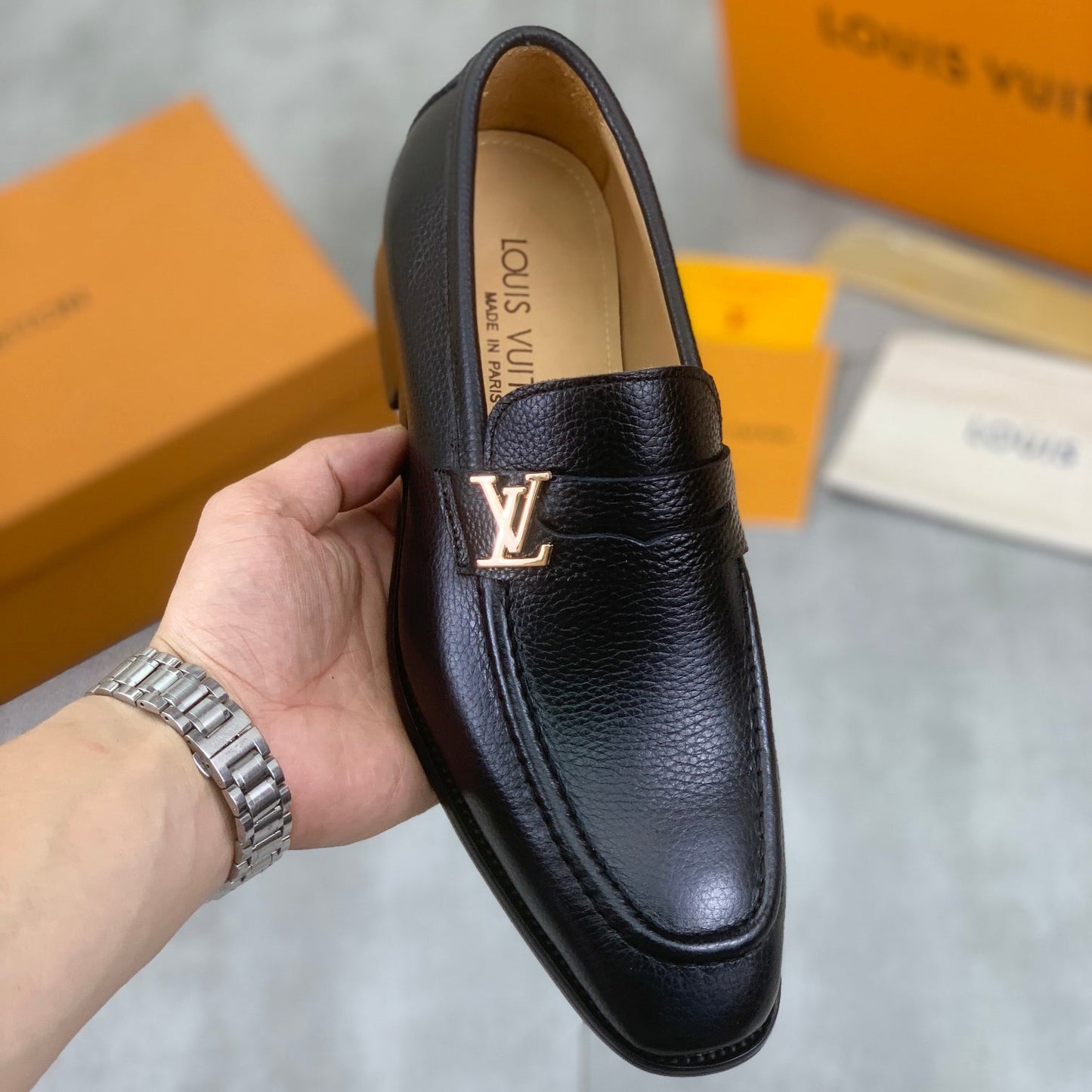 Calfskin leather shoes 1824070301