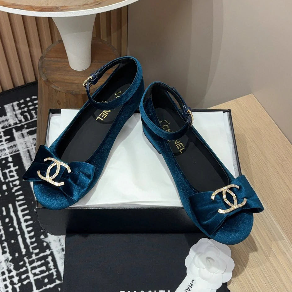 Butterfly Knot Double C Diamond Velvet Single Shoes 1024101510