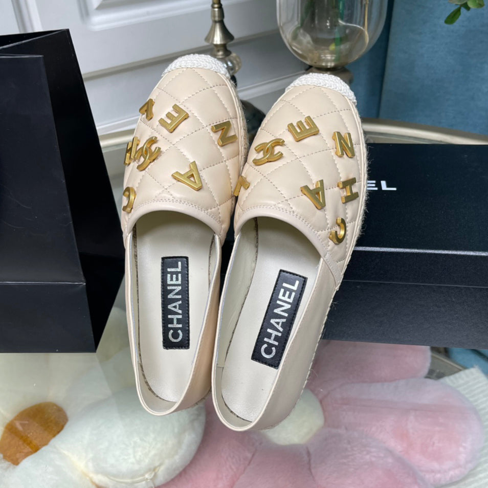 Diamond letter fisherman shoes XC1802382101