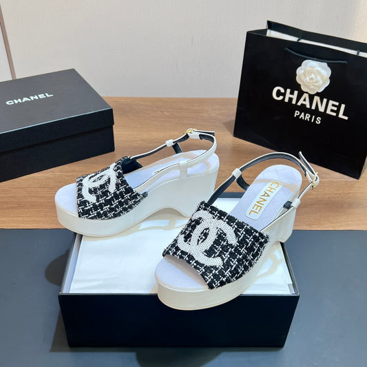 CNL thick-soled colorblock high-heeled sandals 0724042702