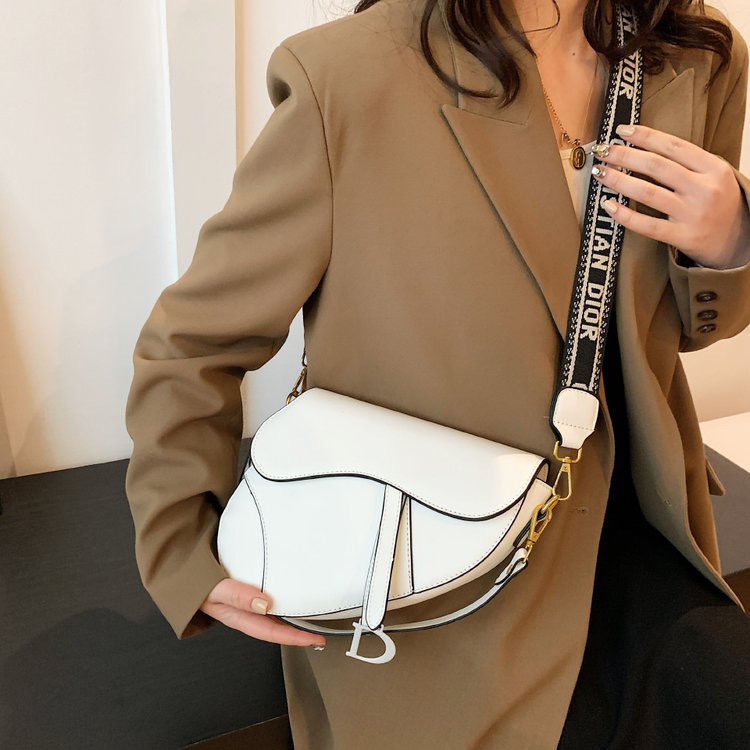 2023 new fashion casual saddle bag PD10062502