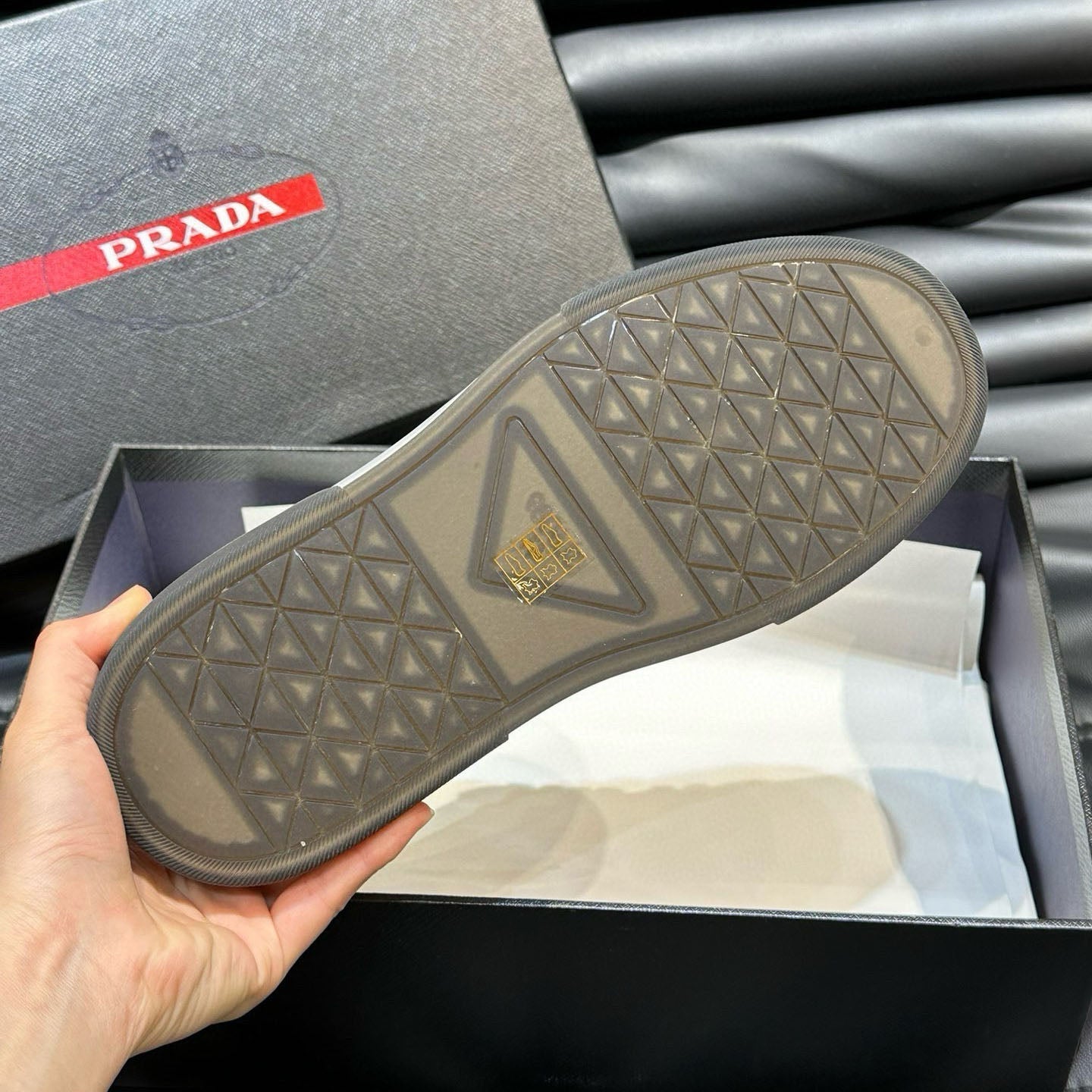 PR sneakers 1825052804