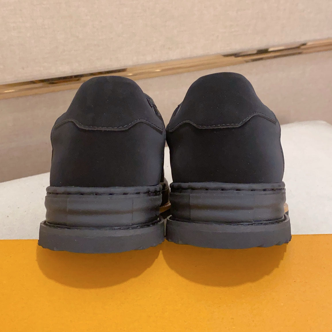 LV Sneaker 1825030301