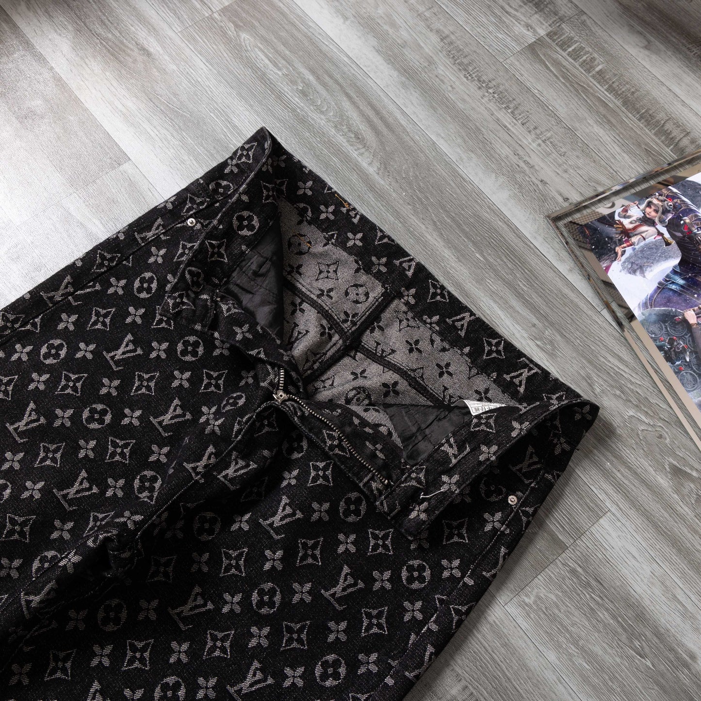 LV Little Red Man embroidered jeans 1825051401