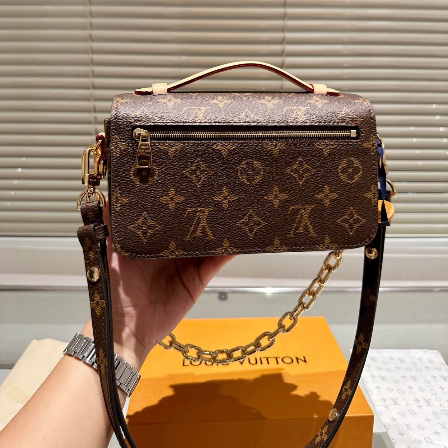 Postman small chain bag XC1823092601