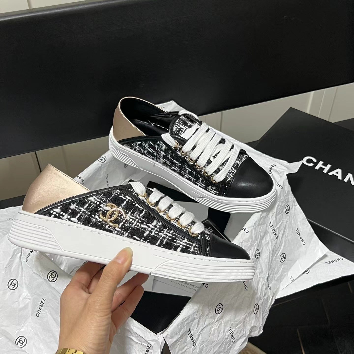 Woven Colorblock Sneakers XC16051802