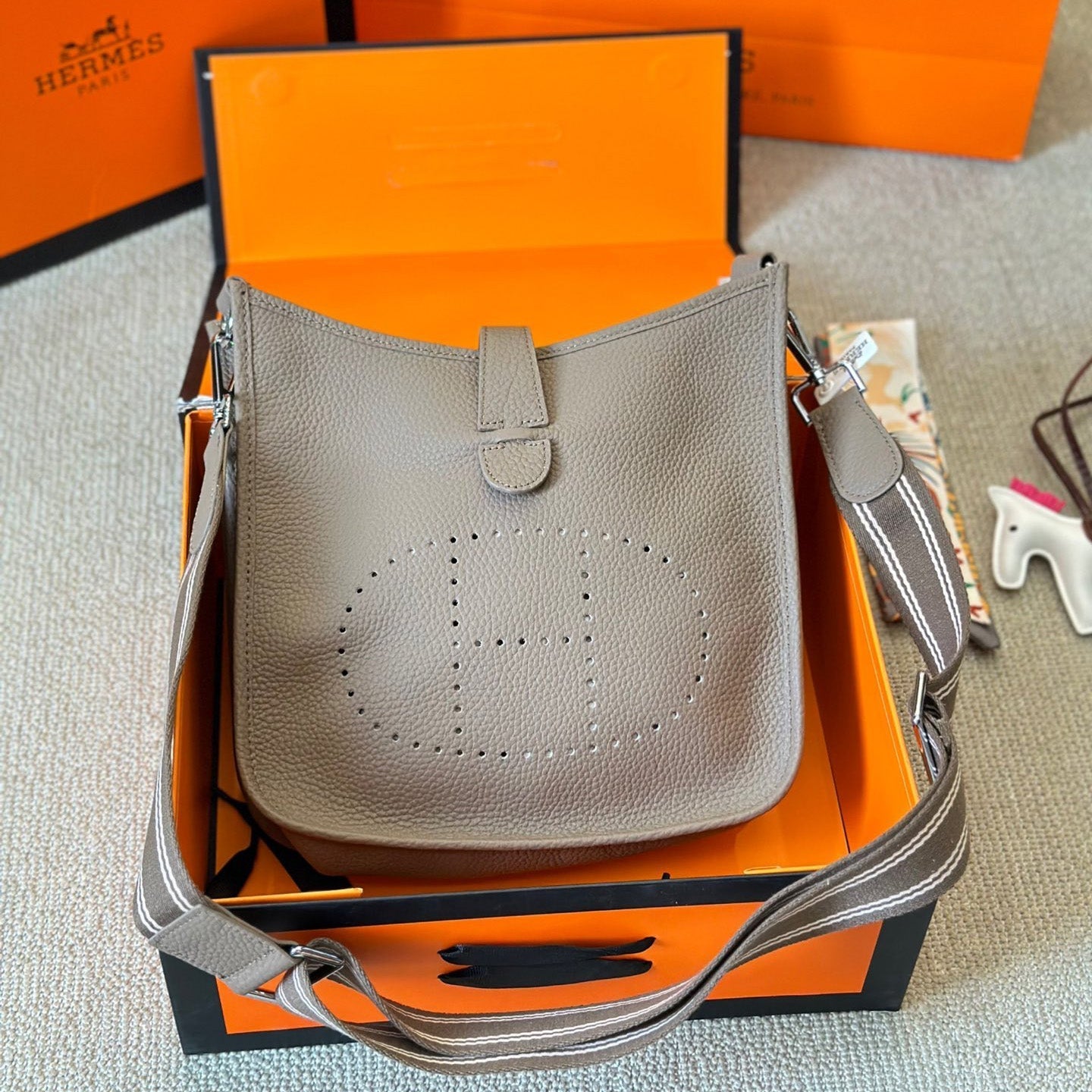 HM Evelyn Shoulder Bag 1824062401