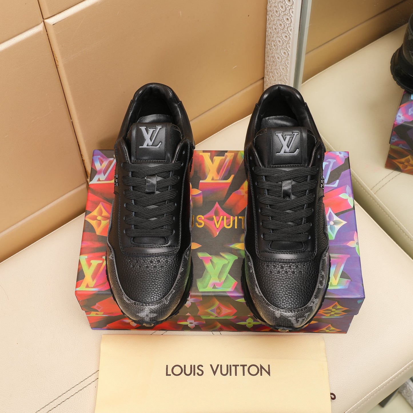 LV RUN AWAY sneaker 1825052111