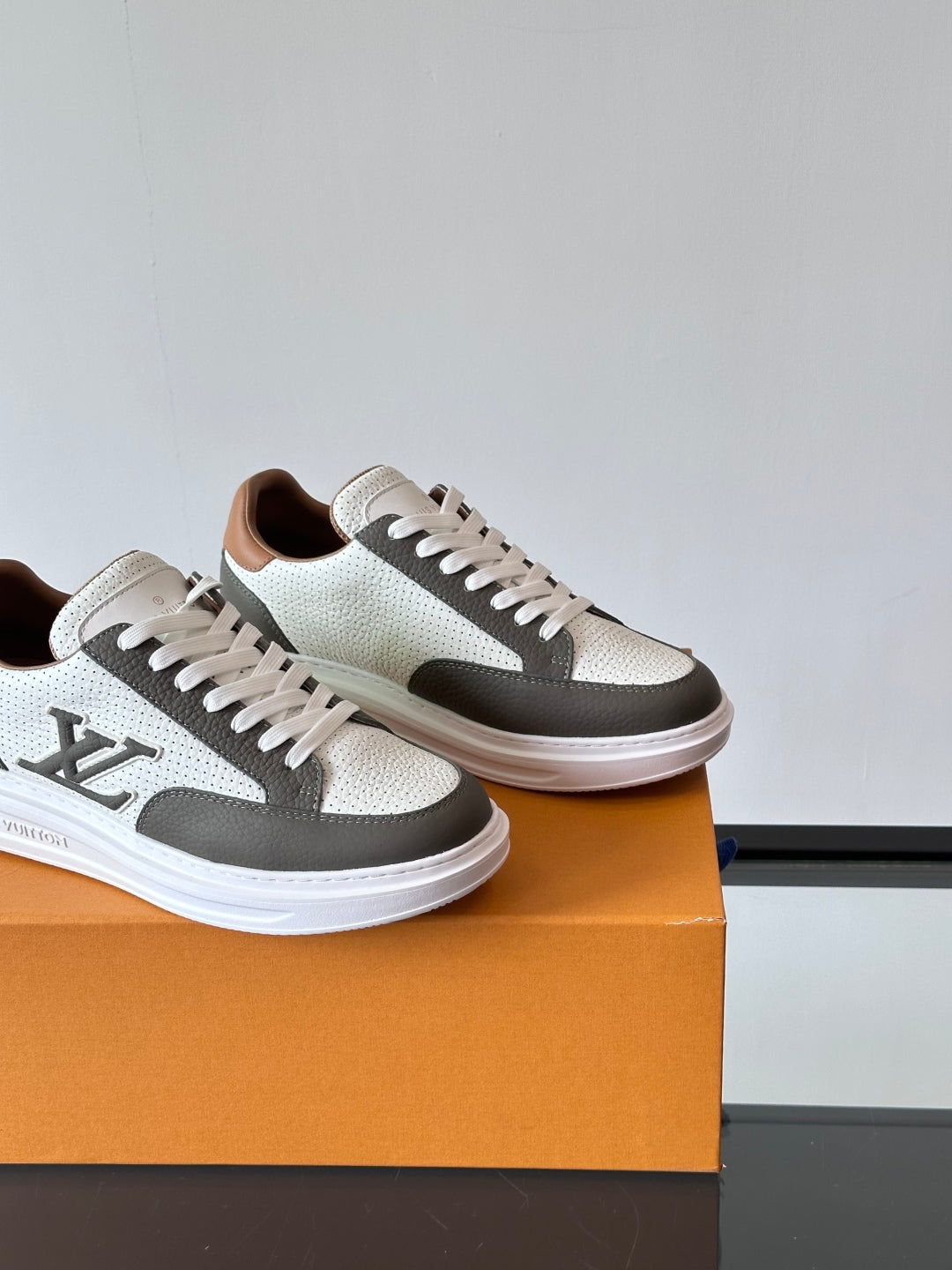 LV  Beverly Hills Breathable Sneaker 1825052107