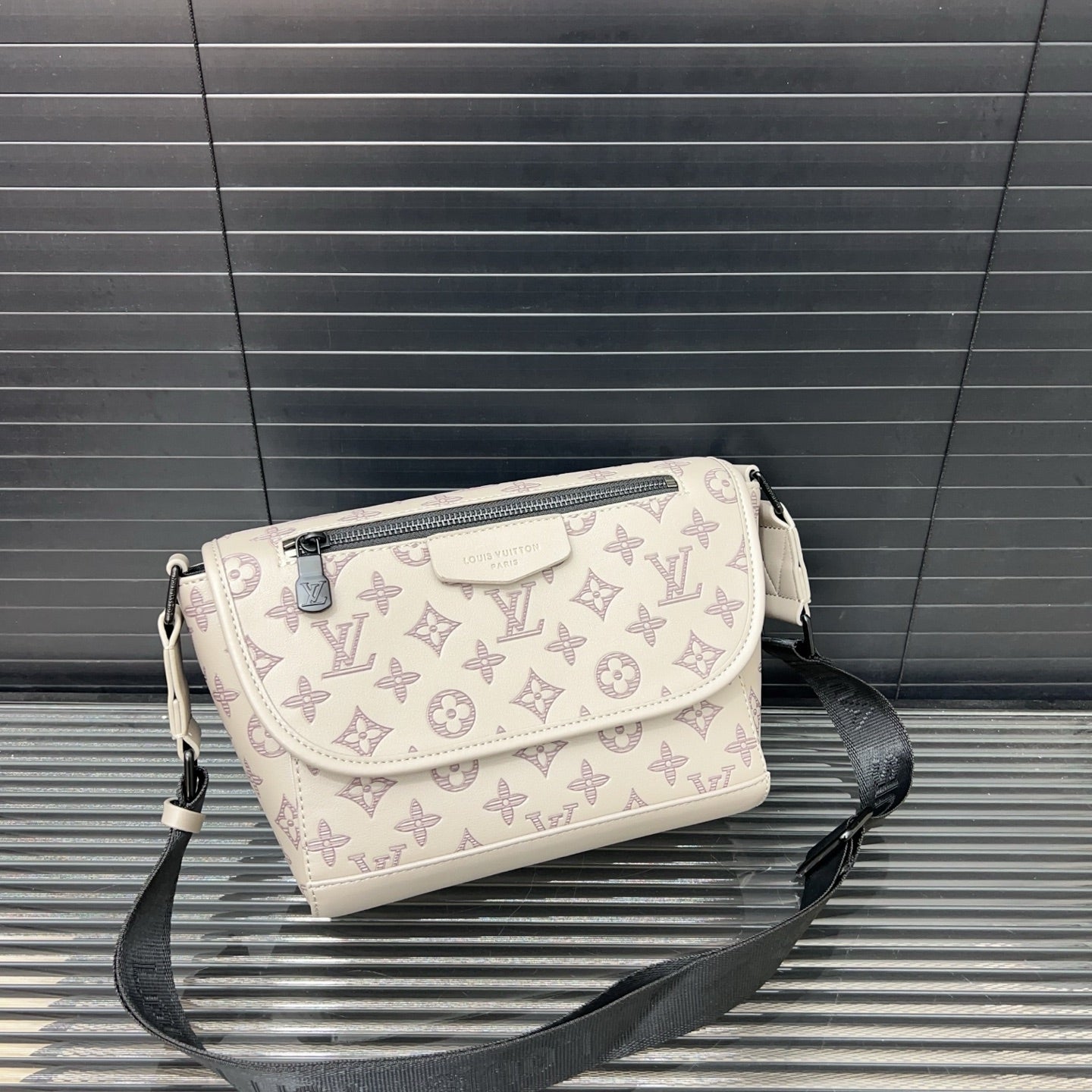 LV Flap shoulder bag 1825052315