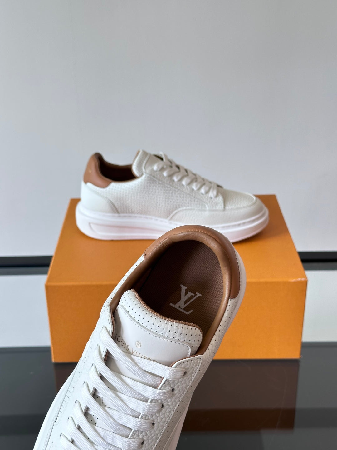 LV  Beverly Hills Breathable Sneaker 1825052107