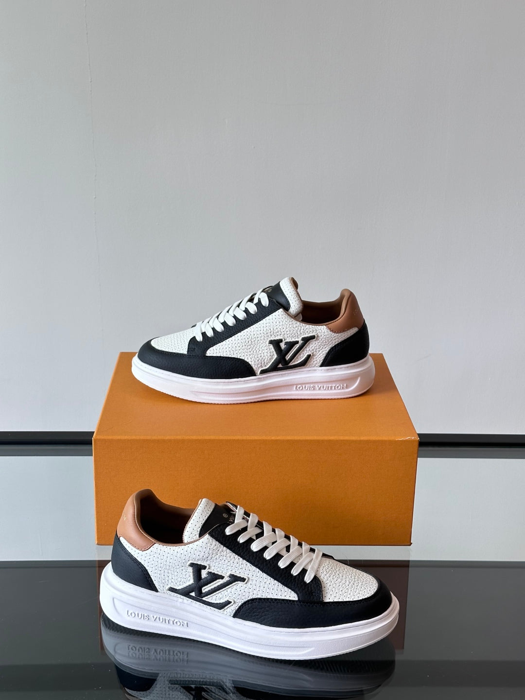 LV  Beverly Hills Breathable Sneaker 1825052107