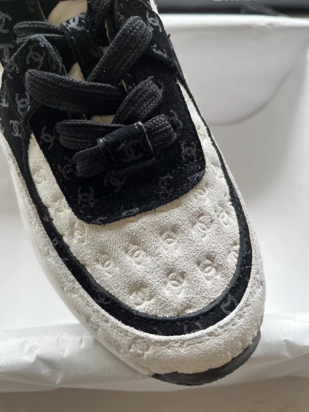 Black And White Panda Embossed Sneakers 0123121301