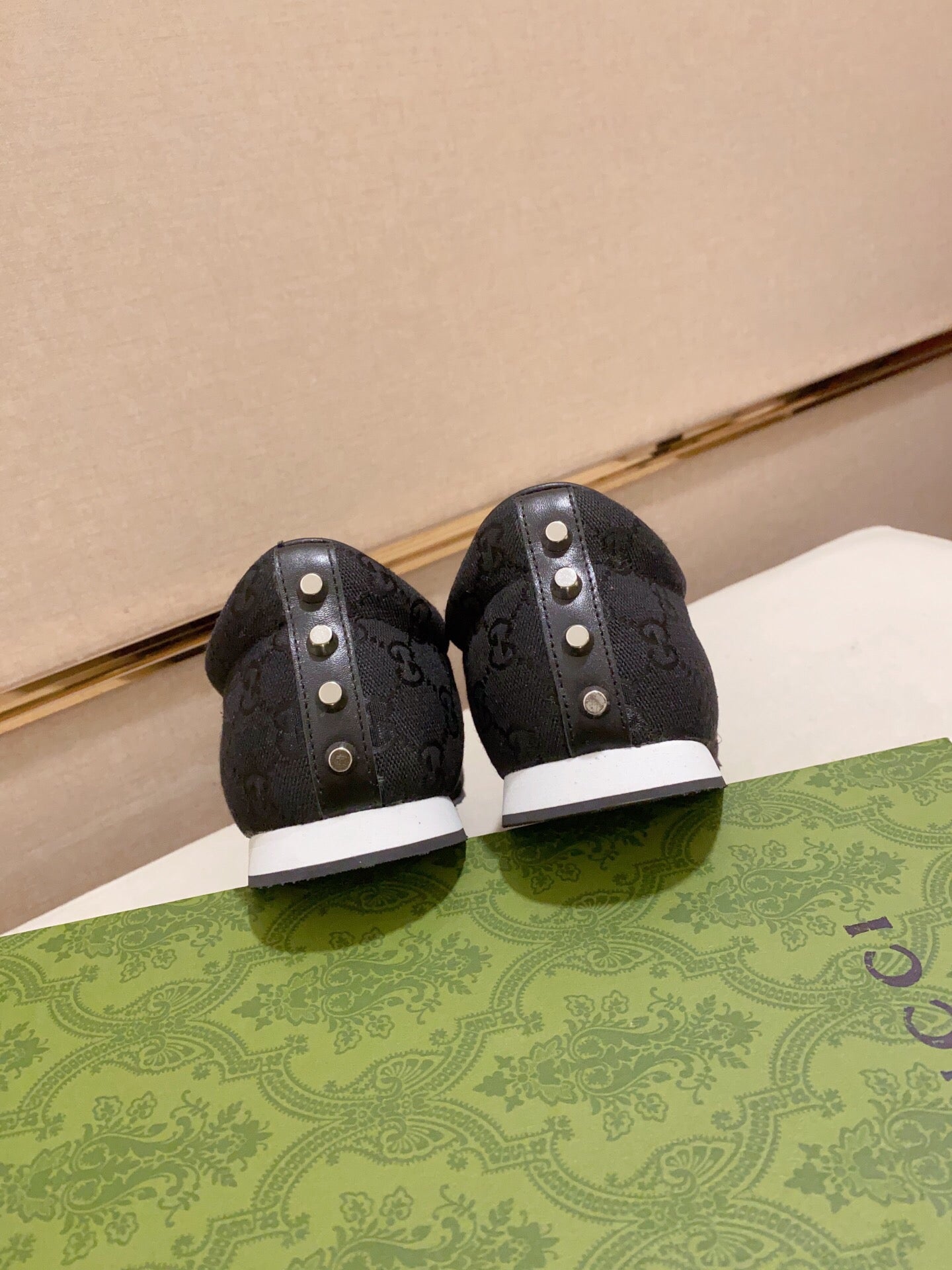 Classic letter presbyopia fashion casual sneakers 1824080302