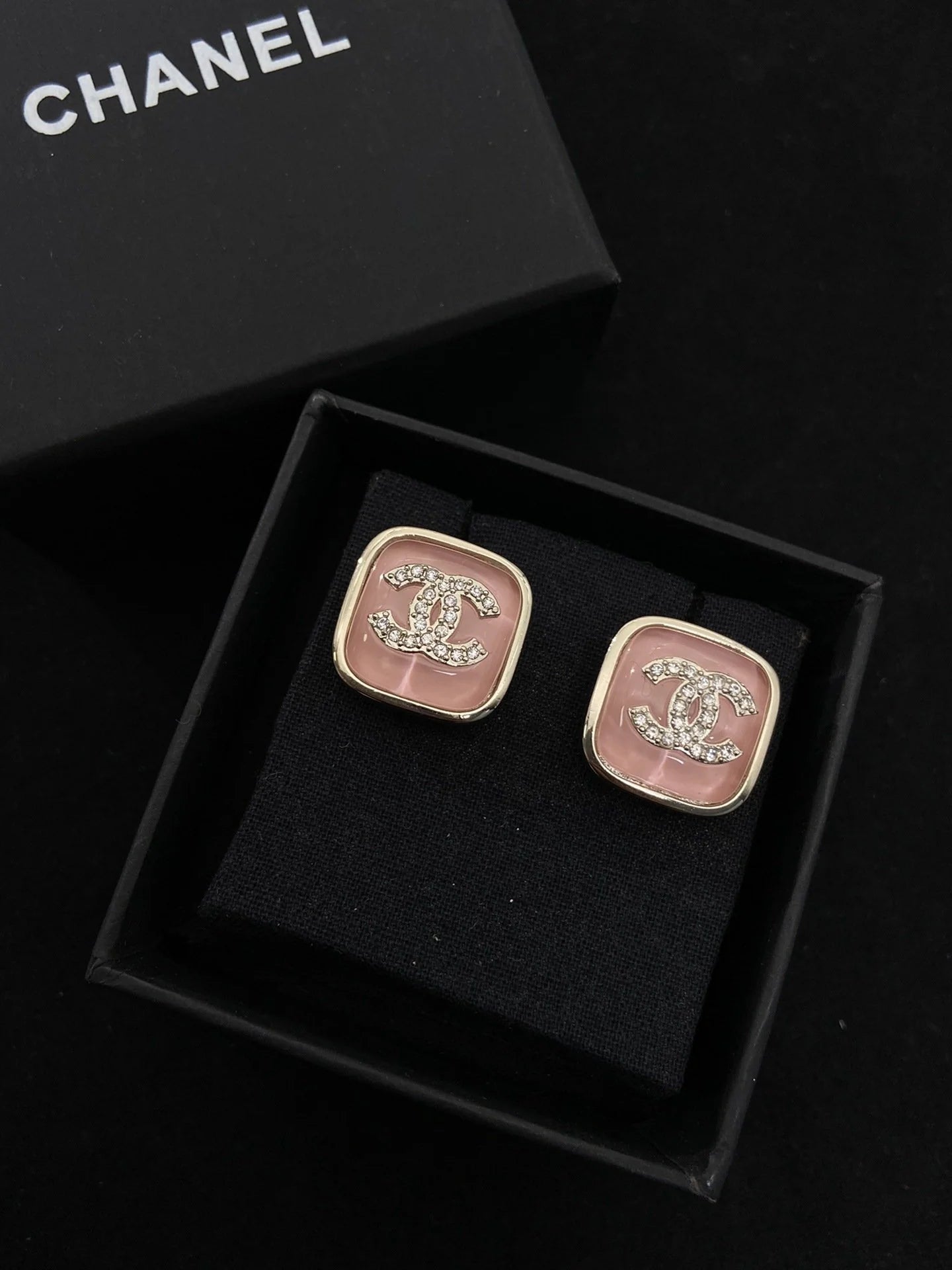 New Enamel Earrings With Heart-shaped Earrings 1024010312