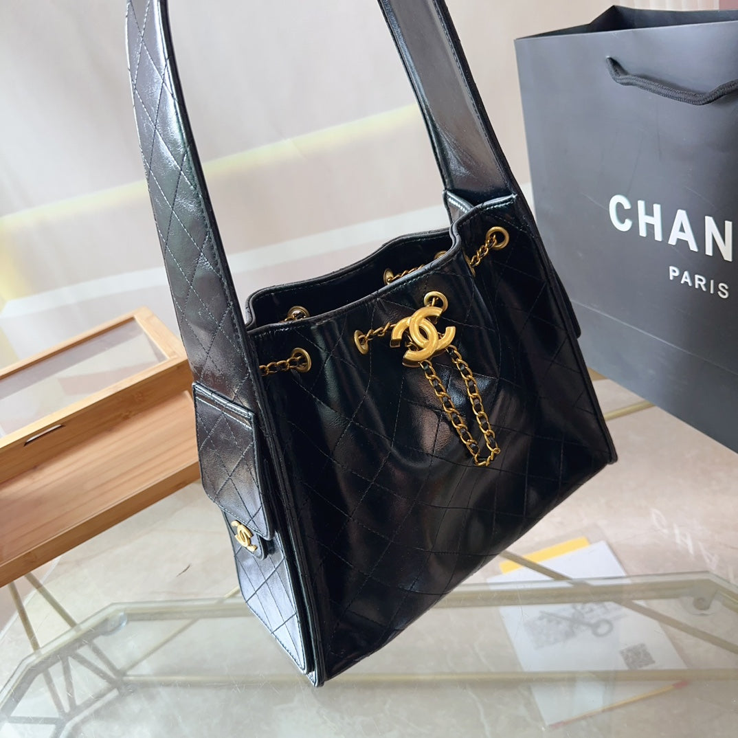 CH Bucket Bag 1824082102