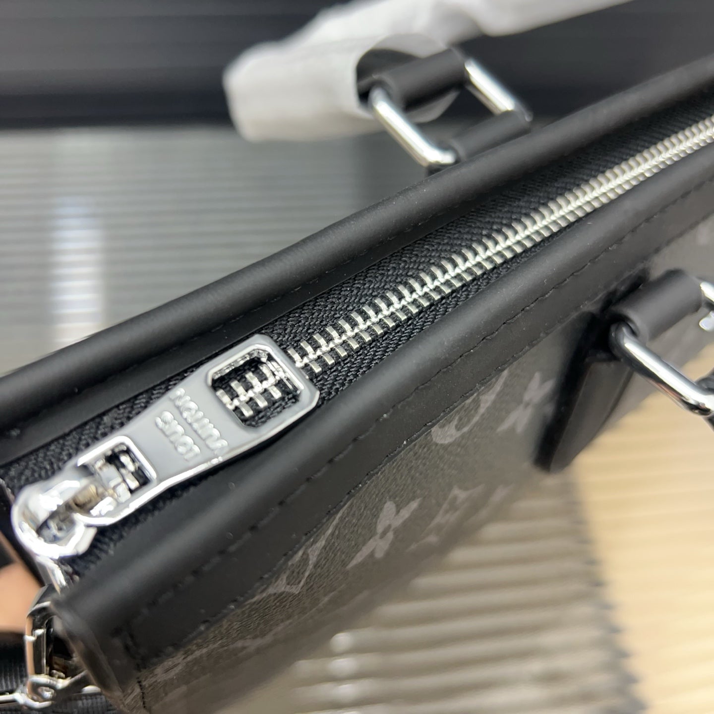 LV  Briefcase 1825050601