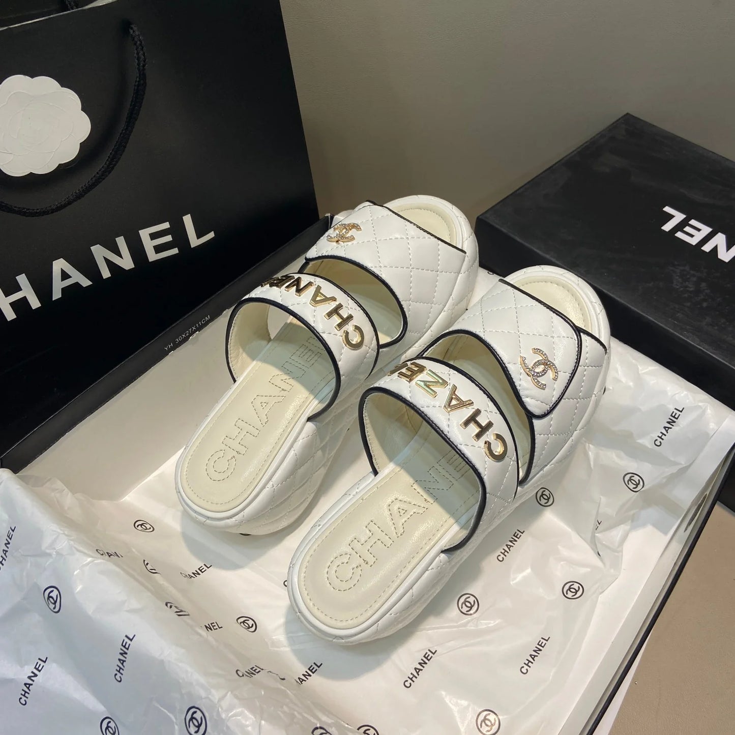 Luxury plaid fashion versatile thick sole sandals 1024061312