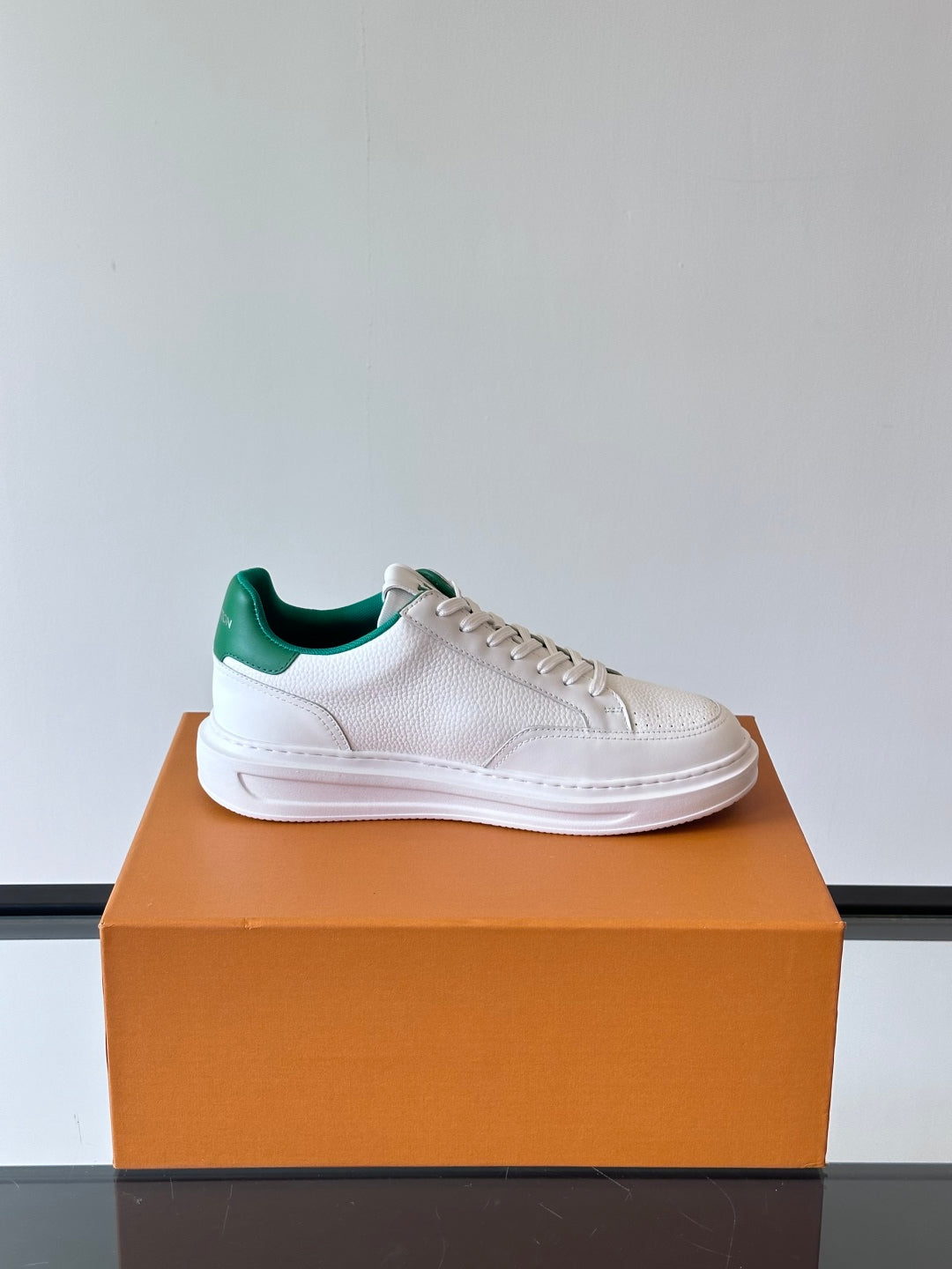 LV  Beverly Hills Sneaker 1825052108