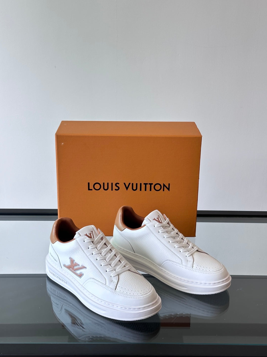 LV  Beverly Hills Sneaker 1825052108