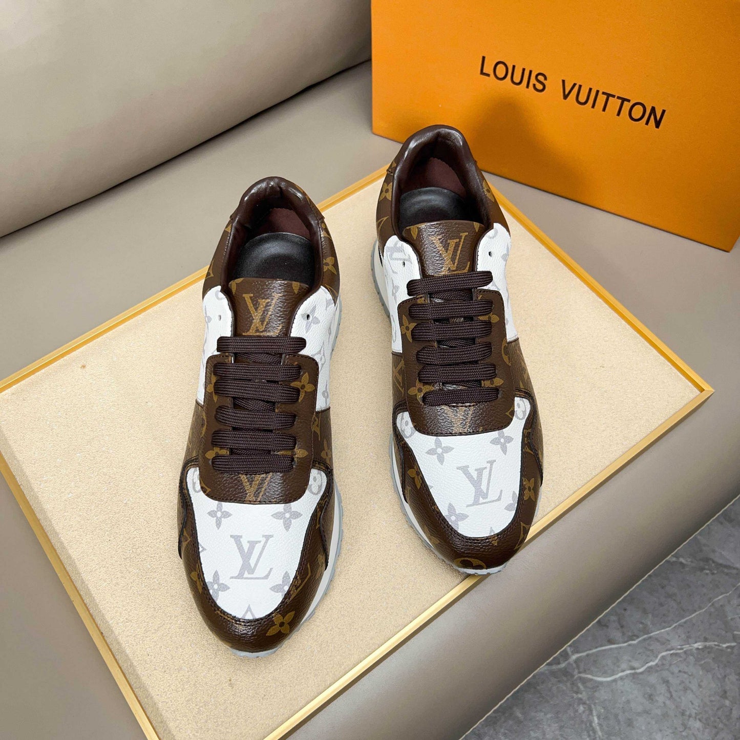 LV sneaker 1825052220