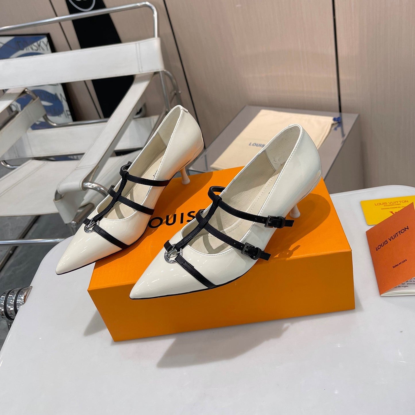 LV Pointed Pumps 1824120906