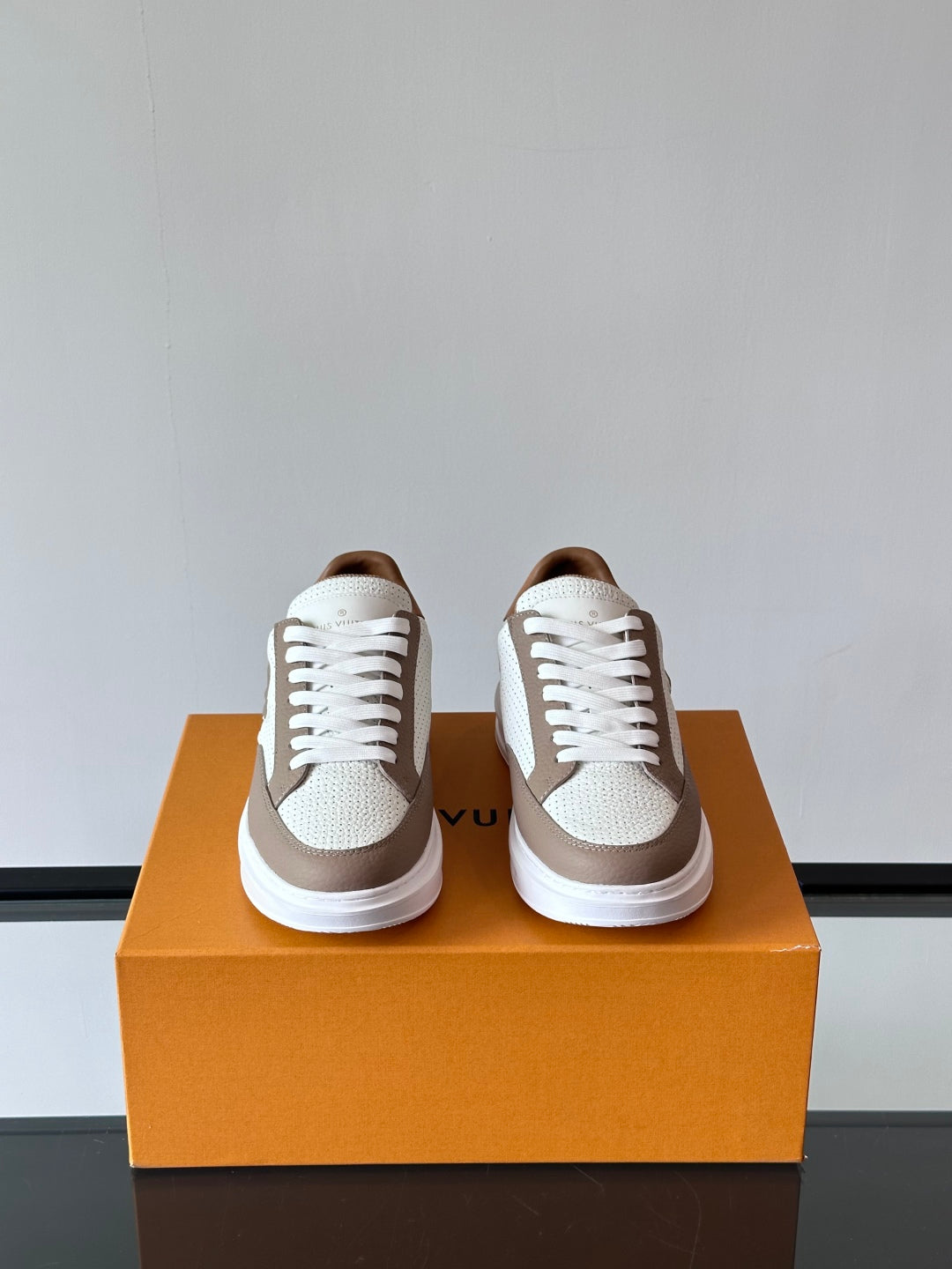 LV  Beverly Hills Breathable Sneaker 1825052107