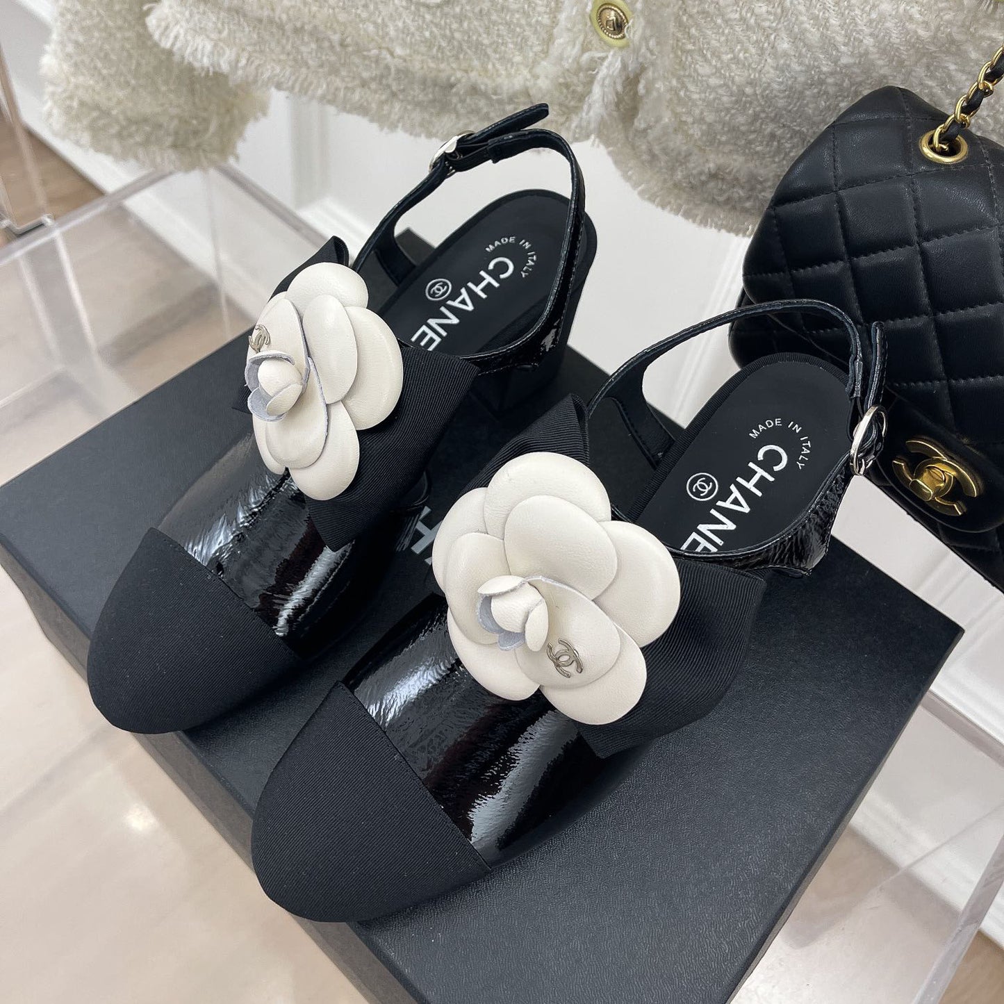 Fashion Versatile Camellia Thick Heels High Heels 1023120404