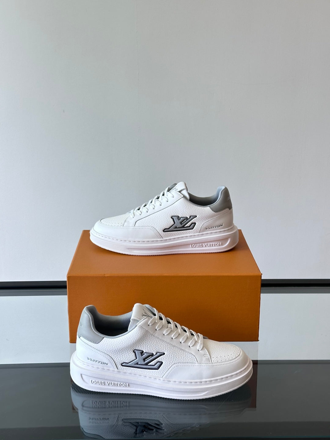 LV  Beverly Hills Sneaker 1825052108