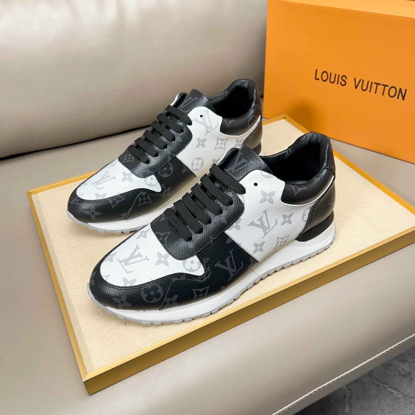 LV sneaker 1825052220