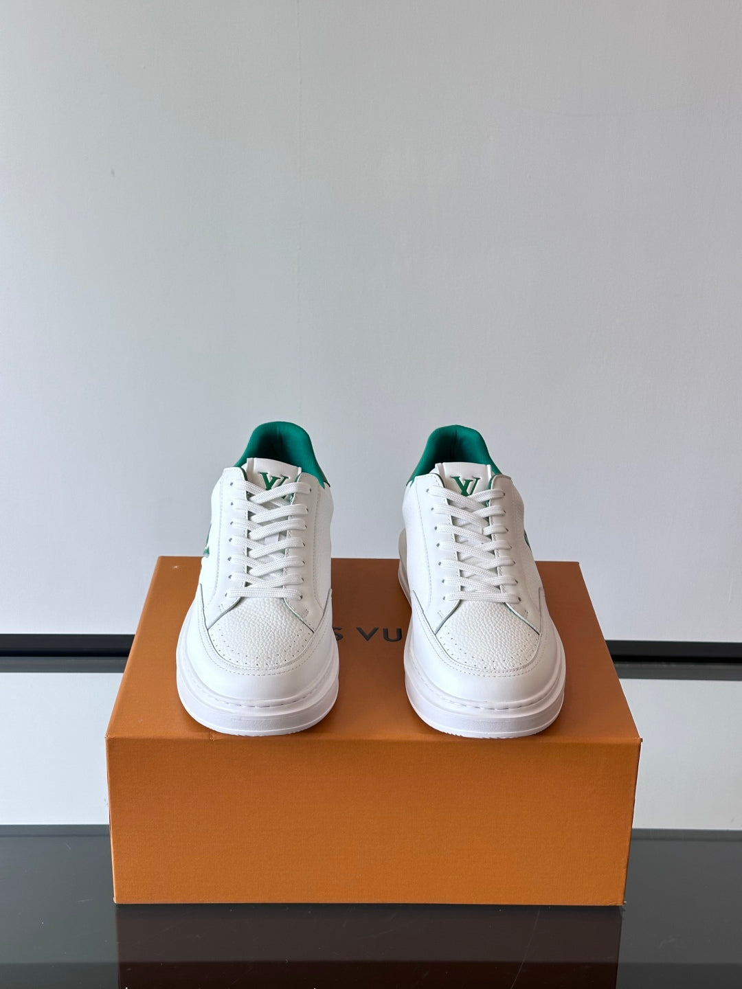 LV  Beverly Hills Sneaker 1825052108