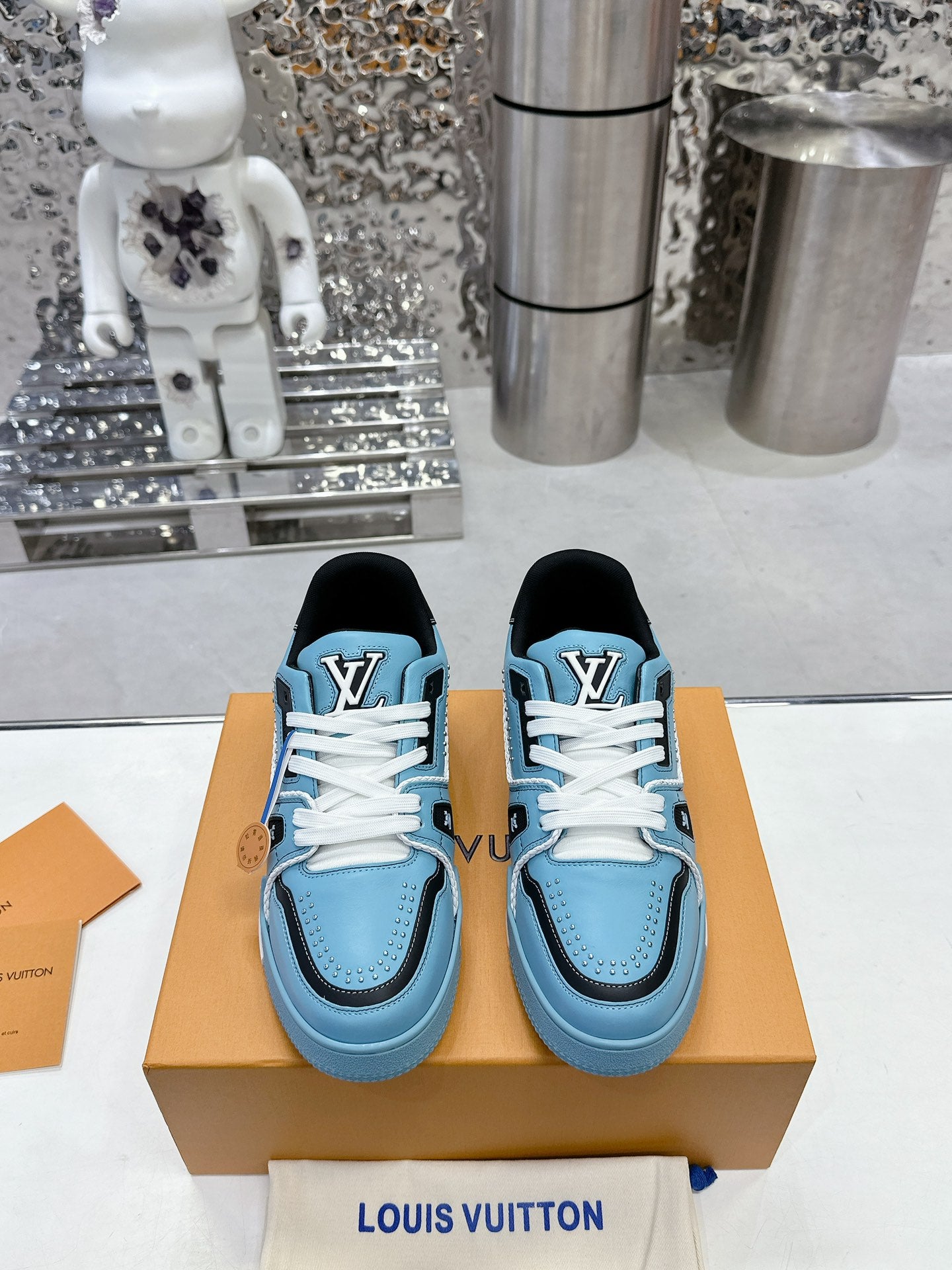 LV Trainer Sneaker 1825041702