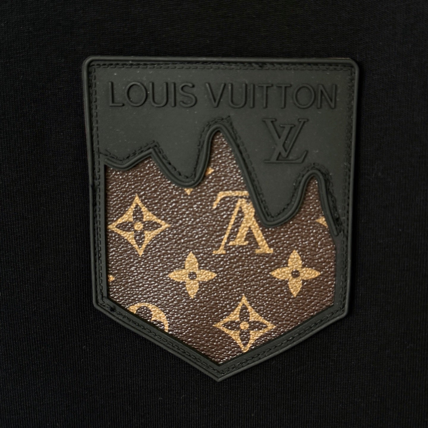 LV Embroidered leather logo T-shirt 1825042507