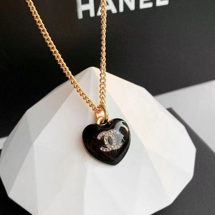 Simple and versatile love shaped pendant PD10051123