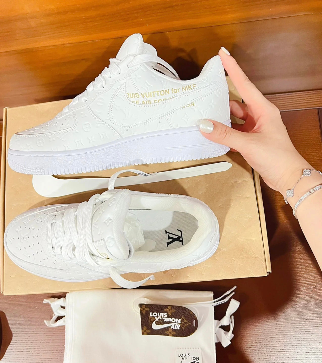 Three-party joint leather embossed sneakers XC1623071702