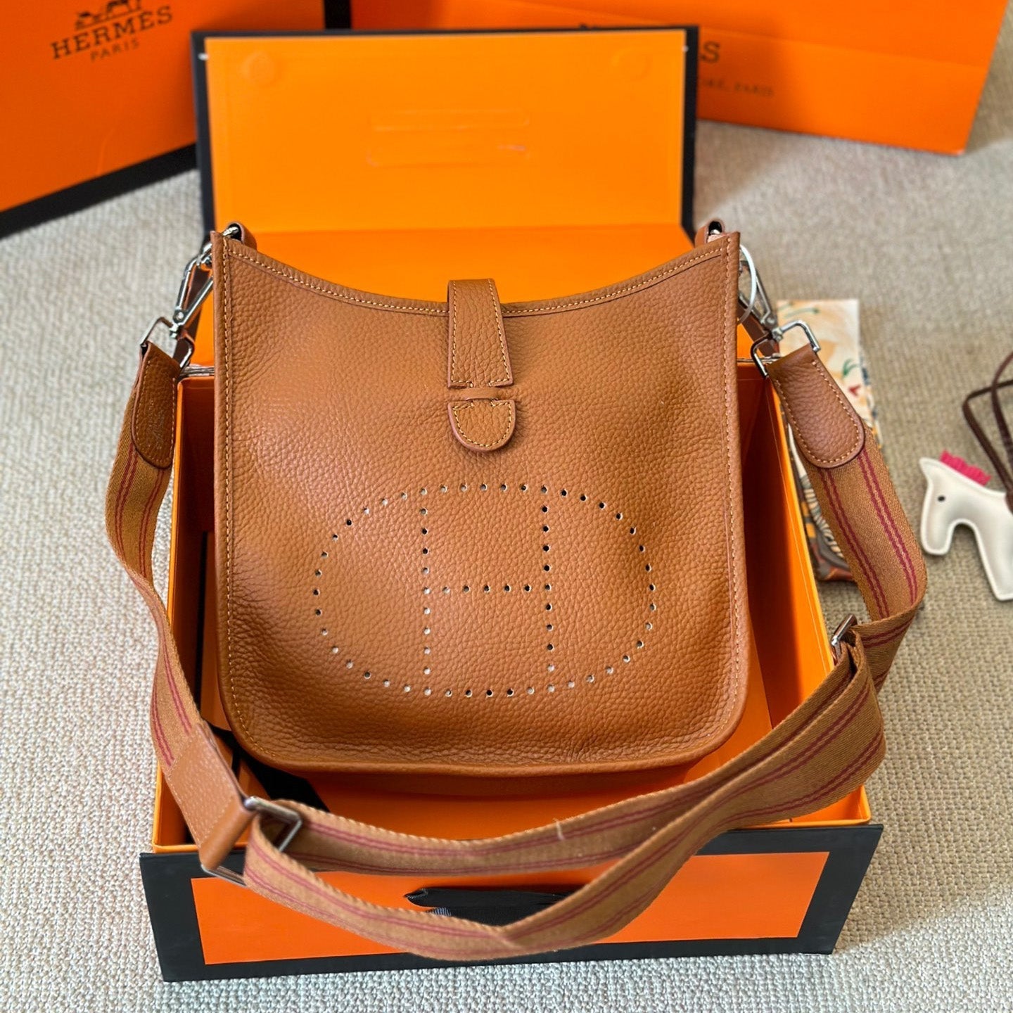 HM Evelyn Shoulder Bag 1824062401