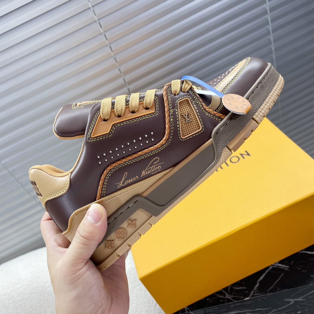 LV Trainer Sneaker 1824120913