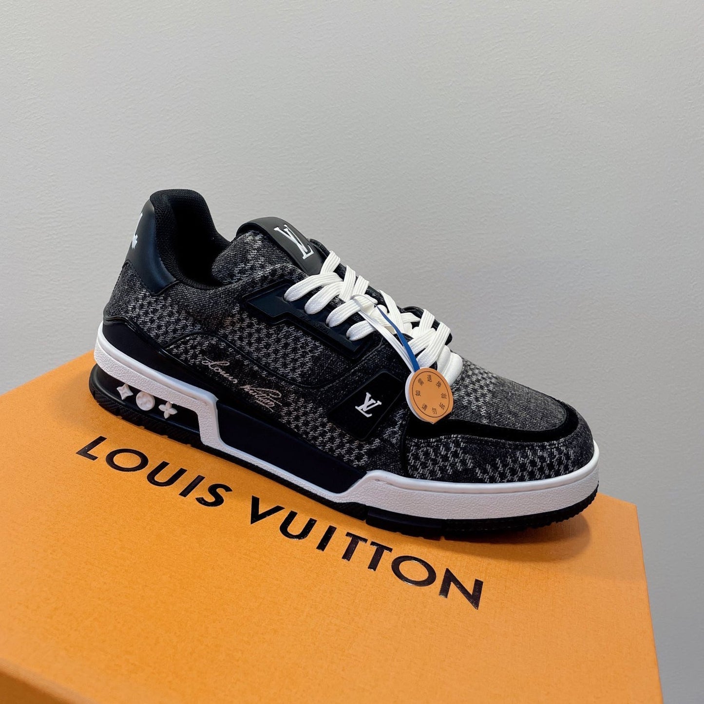 LV Trainer Sneaker 1824120912
