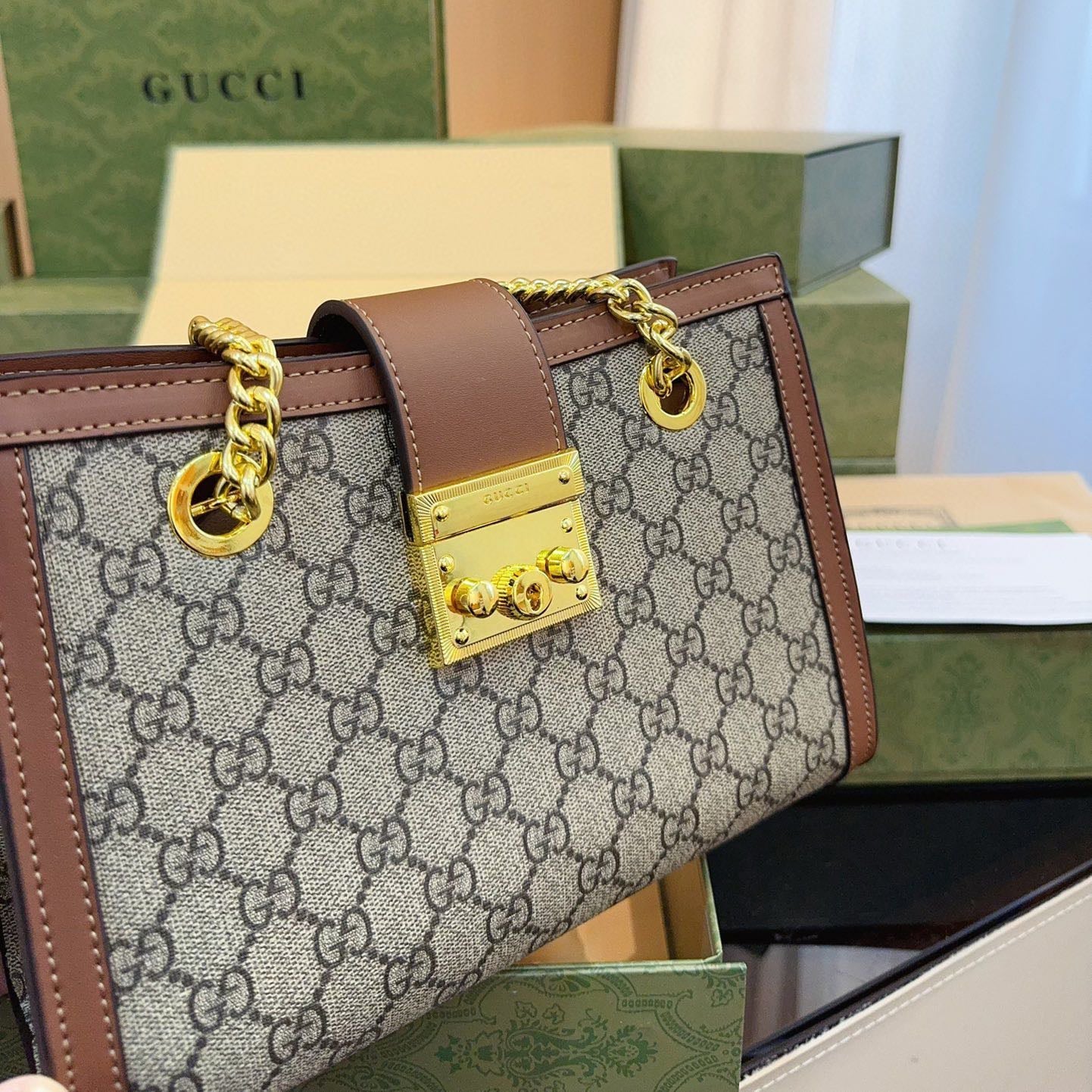 New Padlock chain shoulder bag 1824042110