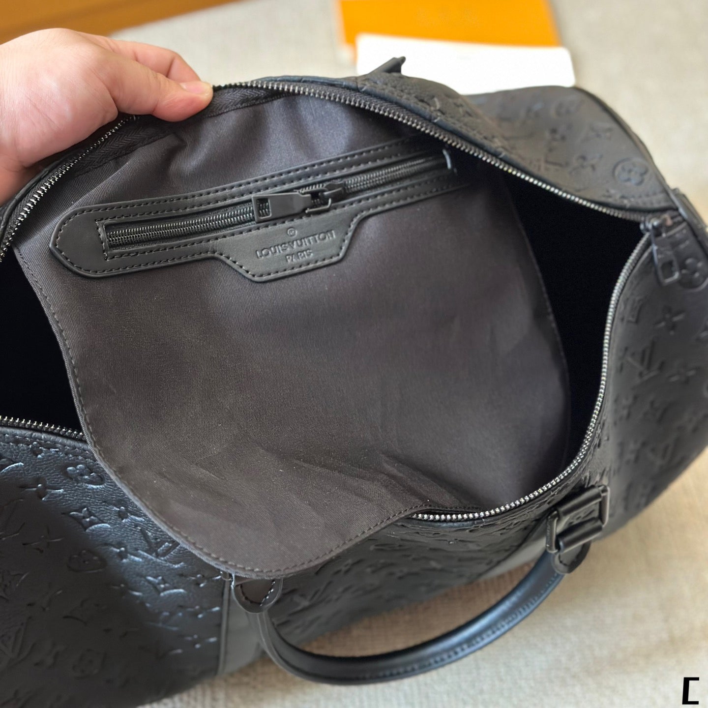 Embossed Travel Bag 1824031909