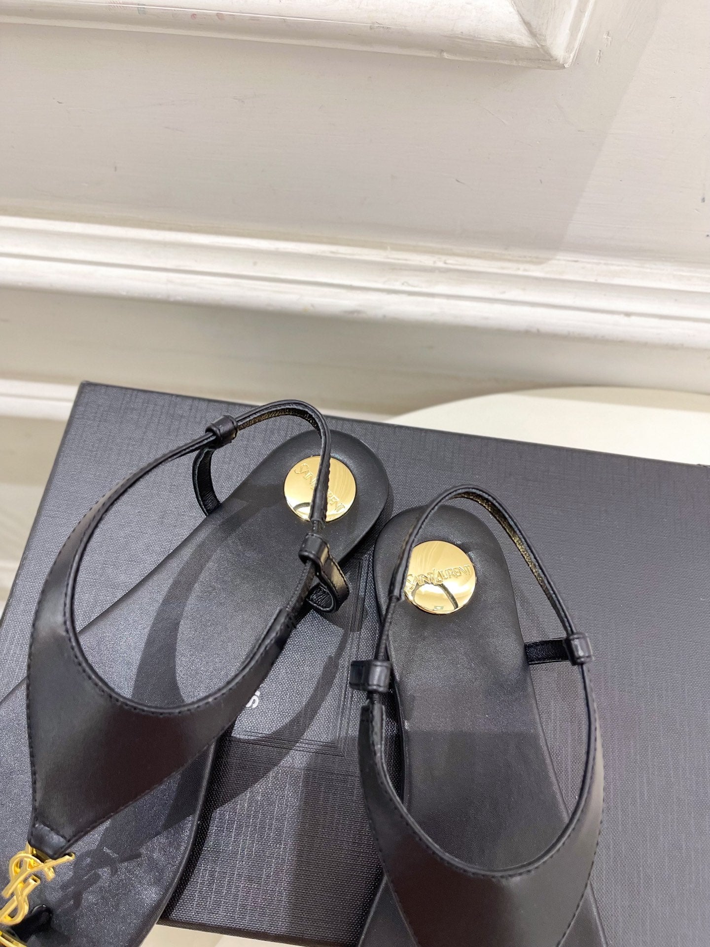 Early spring new YSL clip on sandals 1025032418