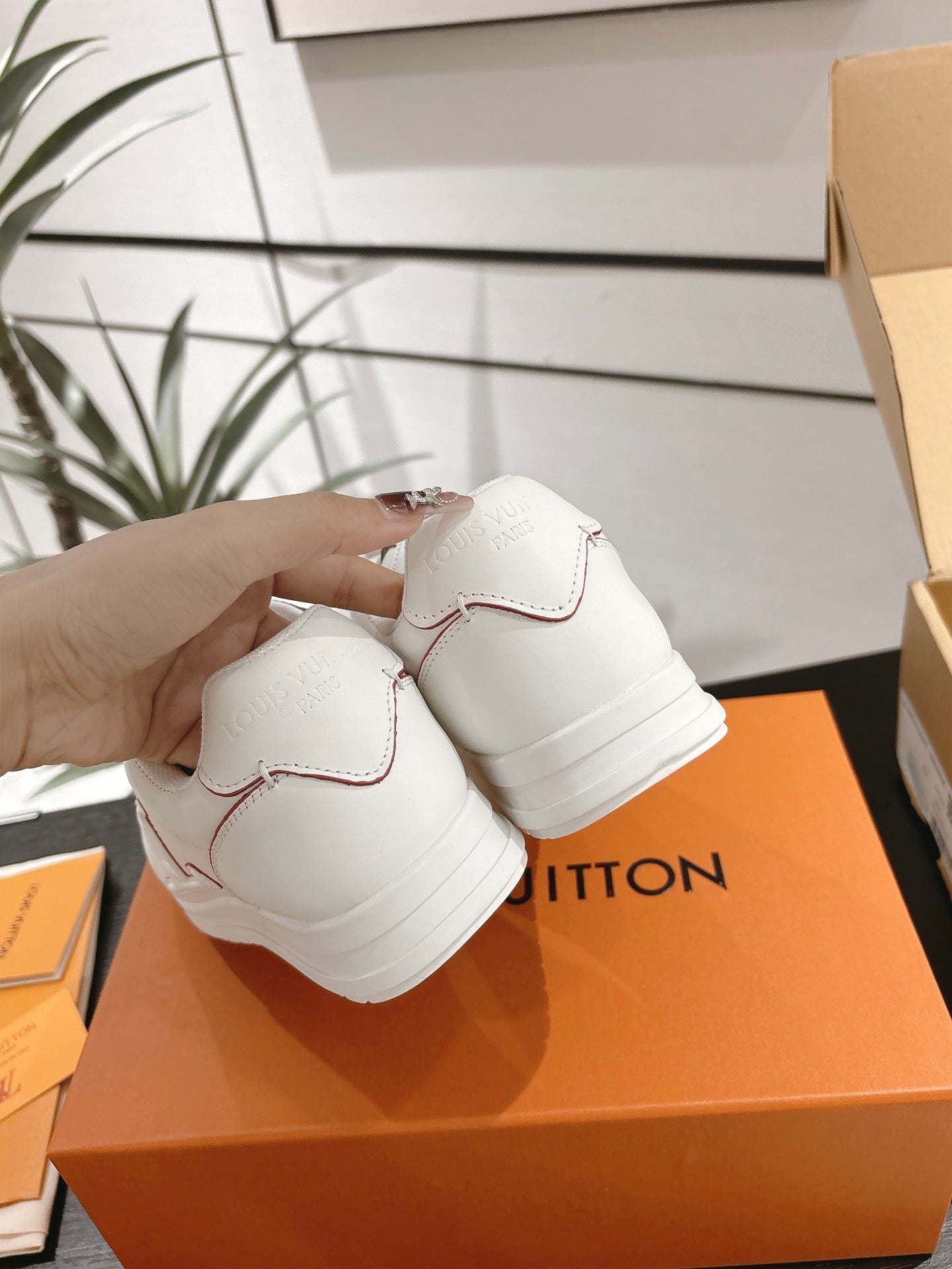 LV Sneaker 1825060605