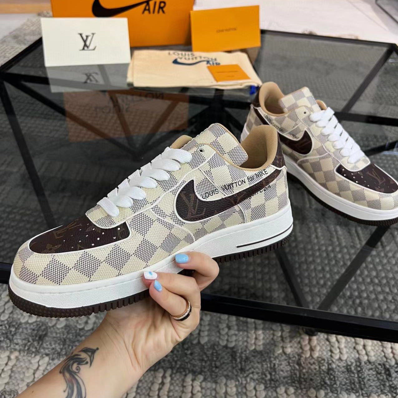 Fashion Casual Brown V& Jointly Signed Sneakers V02