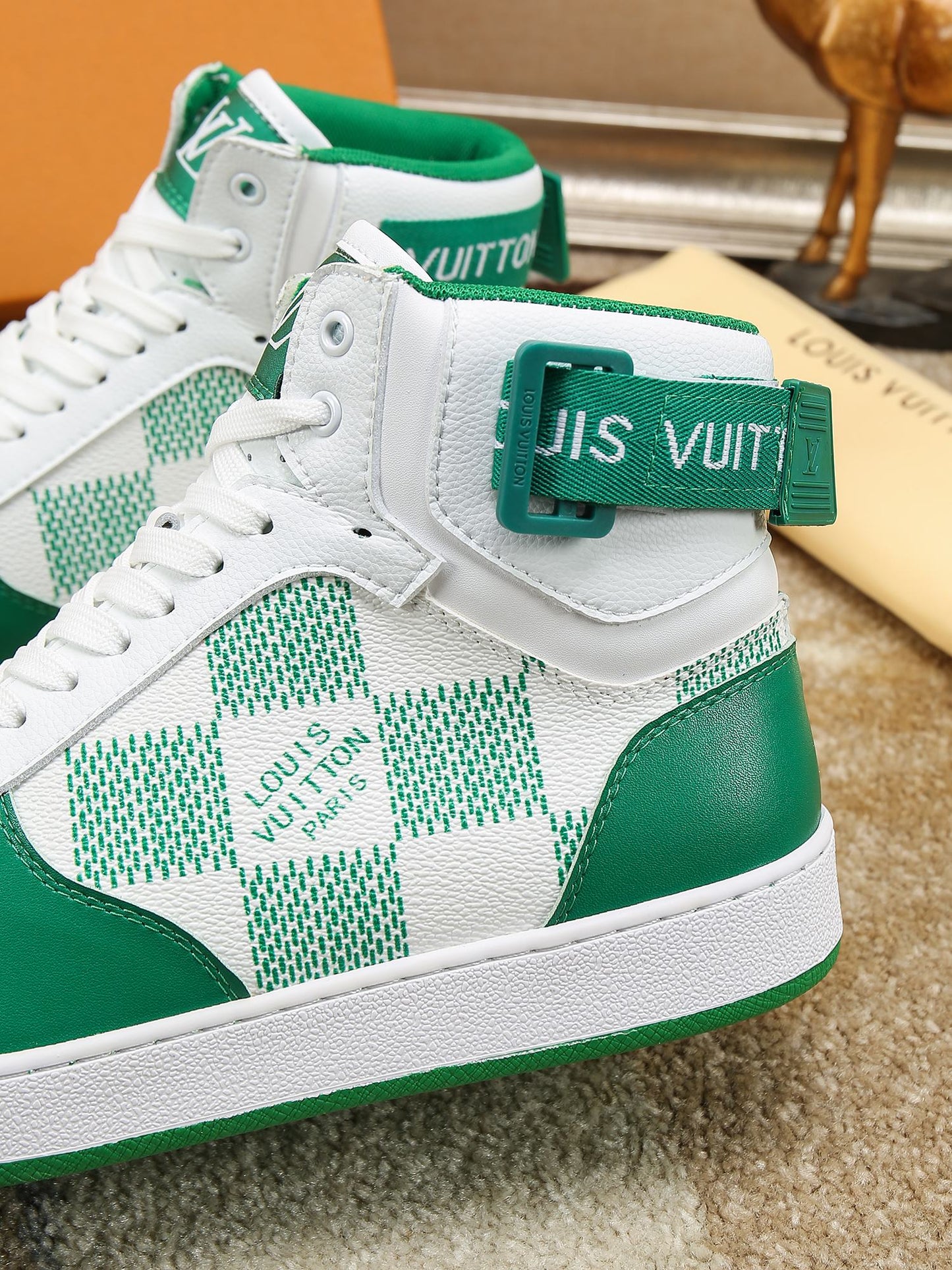 LV High-top sneaker 1825052106